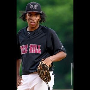 Meet your Posher, Kamari